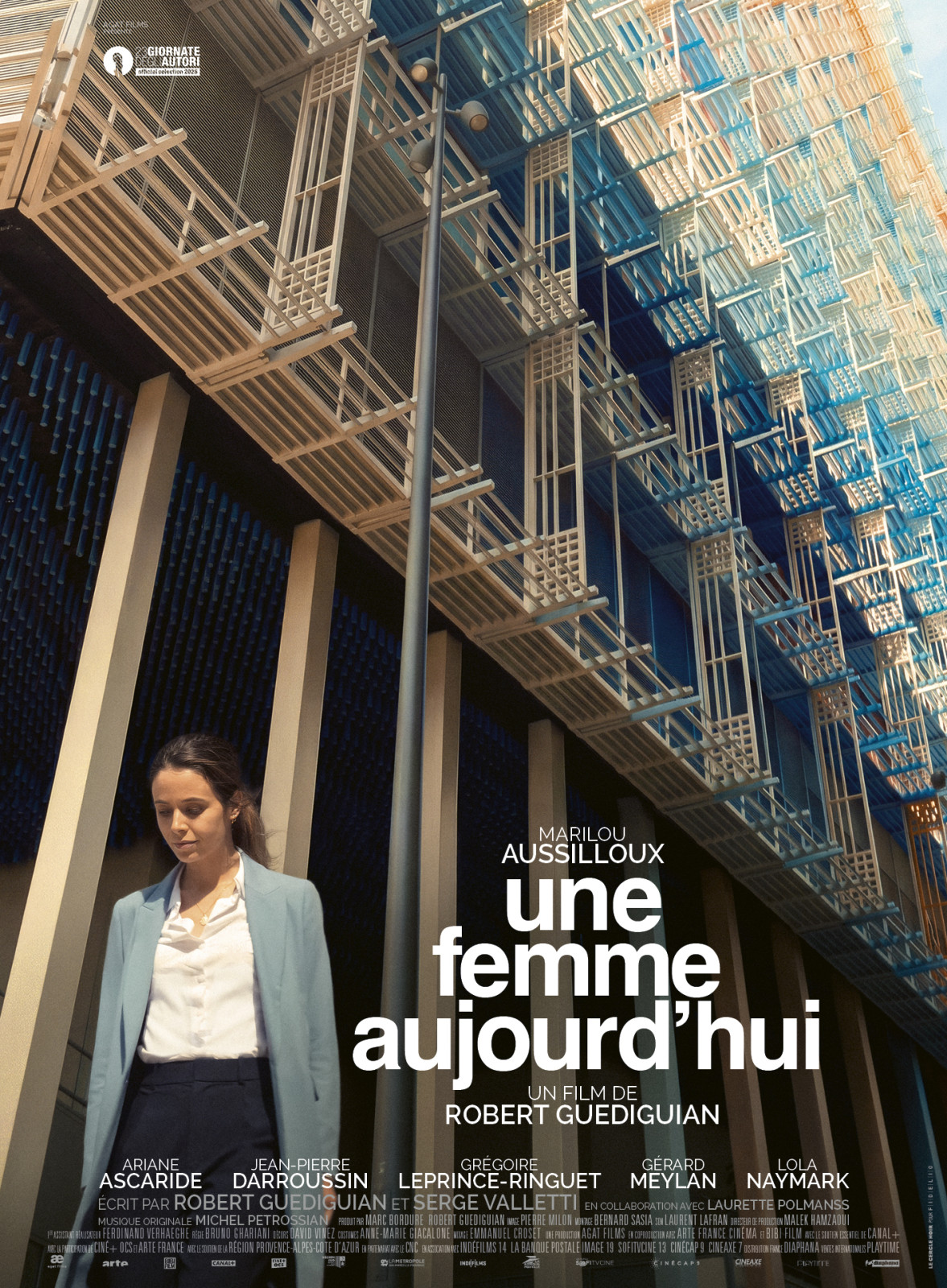 UNE FEMME AUJOURD'HUI